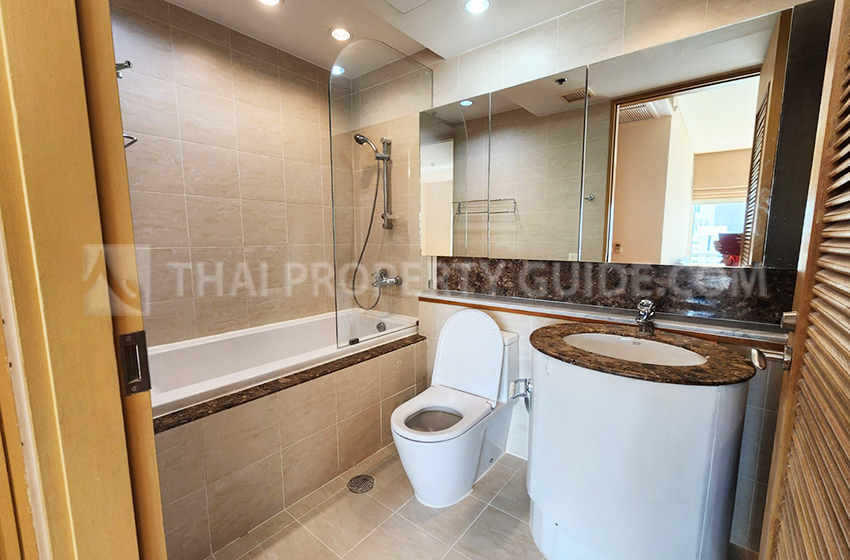 Condominium in Sathorn : The Royal Saladaeng 