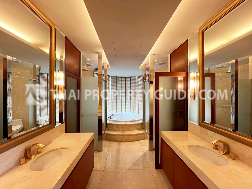 Condominium in Sathorn : The Infinity 