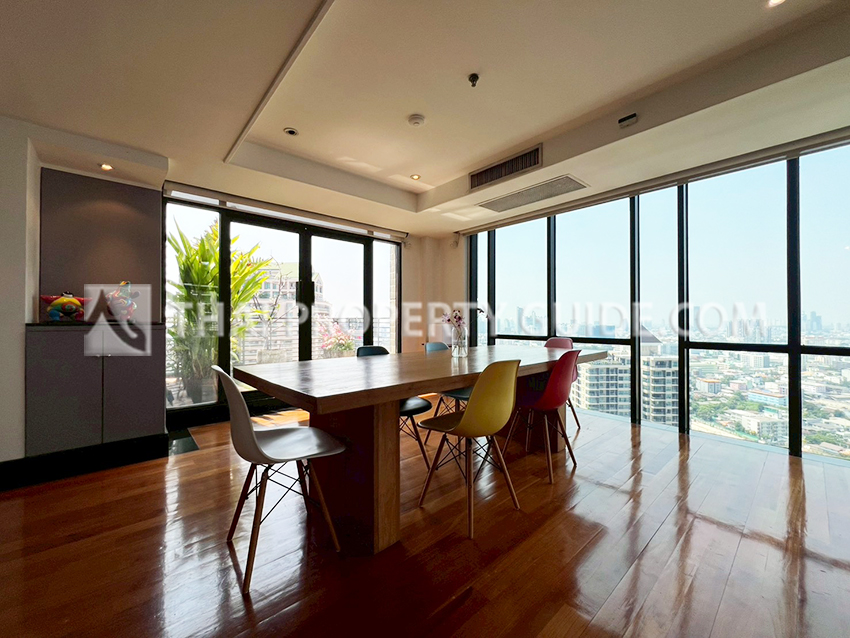 Condominium in Sathorn 