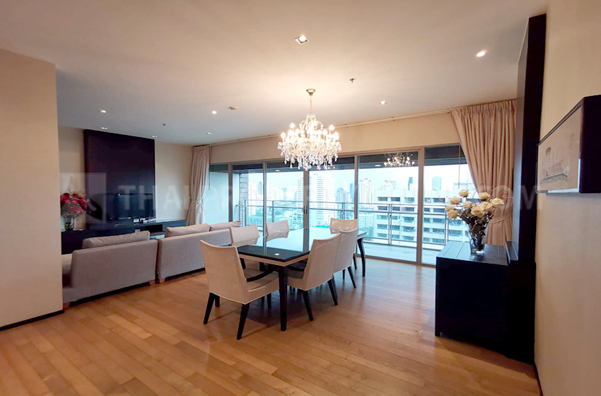 Condominium in Sukhumvit : The Madison Condominium 