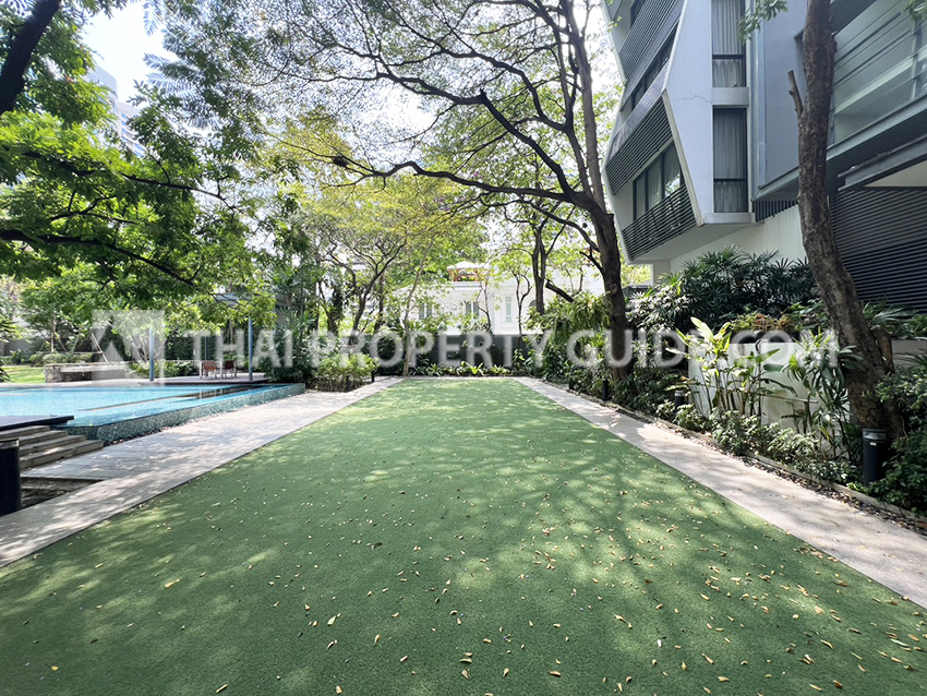 Condominium in Sukhumvit : Domus Condo Suk 16 