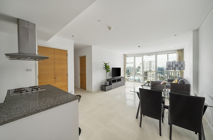 Condominium in Sukhumvit : FullerTon Condominium 