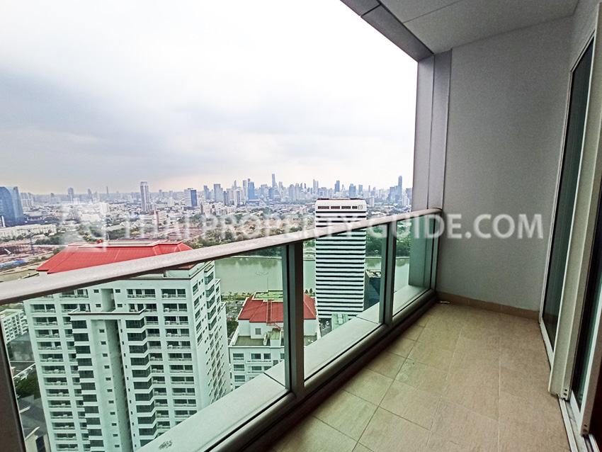 Condominium in Sukhumvit : Millennium Residence 