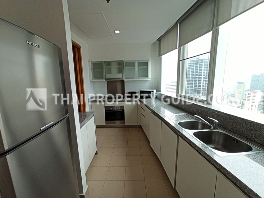 Condominium in Sukhumvit : Millennium Residence 