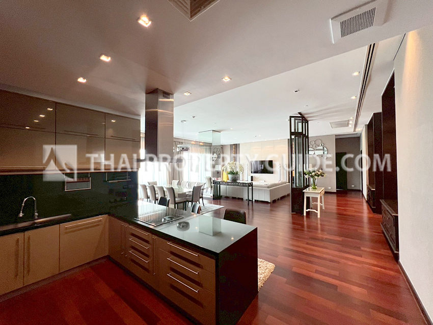 Condominium in Sukhumvit : Le Raffine 39 