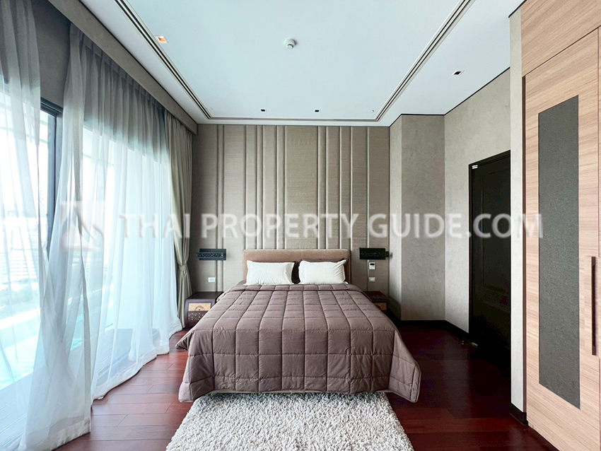 Condominium in Sukhumvit : Le Raffine 39 