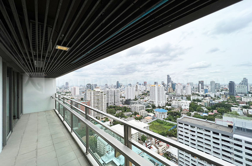 Condominium in Sukhumvit : The Madison Condominium 