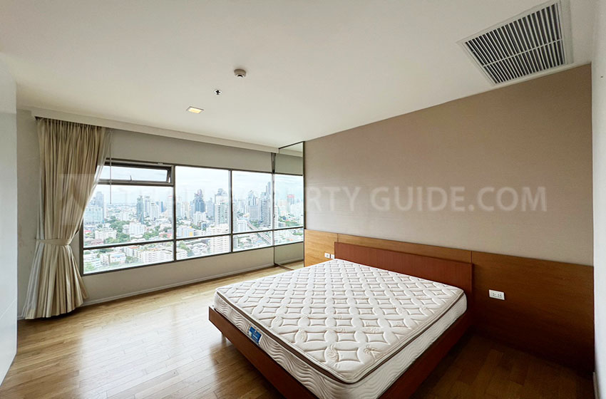 Condominium in Sukhumvit : The Madison Condominium 