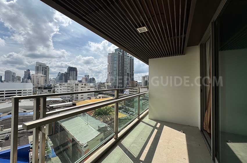 Condominium in Sukhumvit : The Madison Condominium 