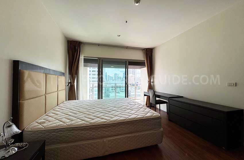 Condominium in Sukhumvit : The Madison Condominium 