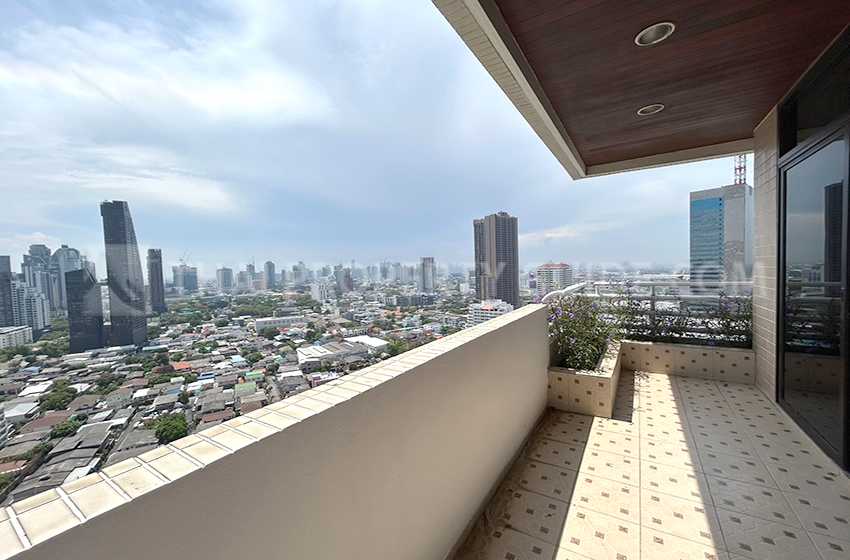 Condominium in Sukhumvit 