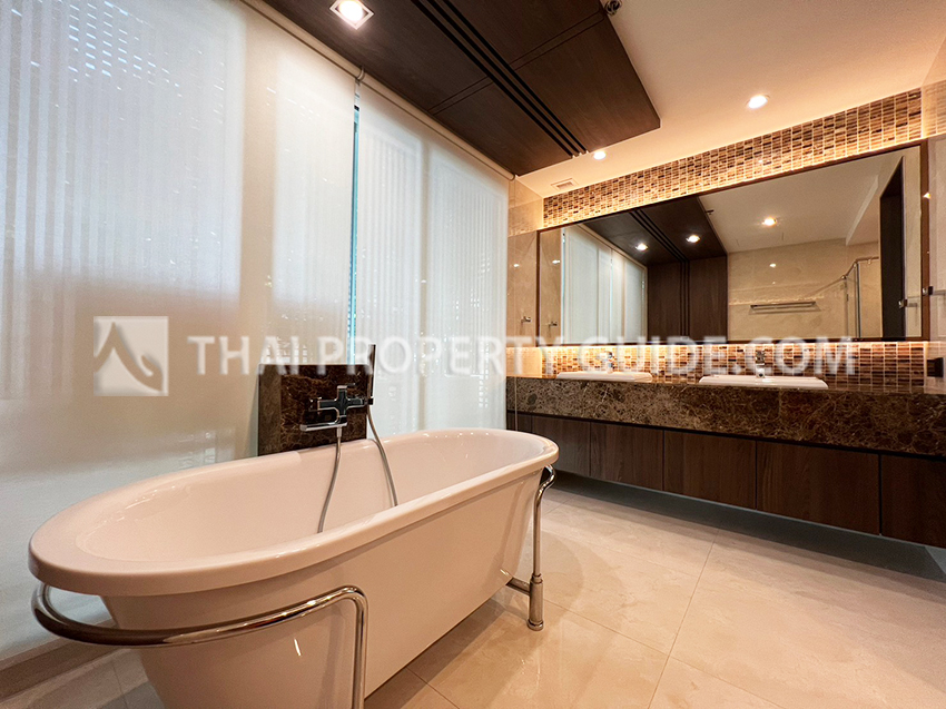 Condominium in Sukhumvit : Belgravia Residences 