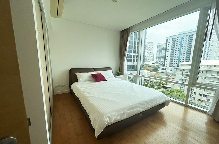 Condominium in Sukhumvit : FullerTon Condominium 