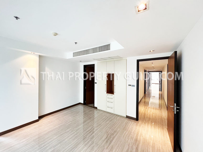 Condominium in Sukhumvit : Belgravia Residences 