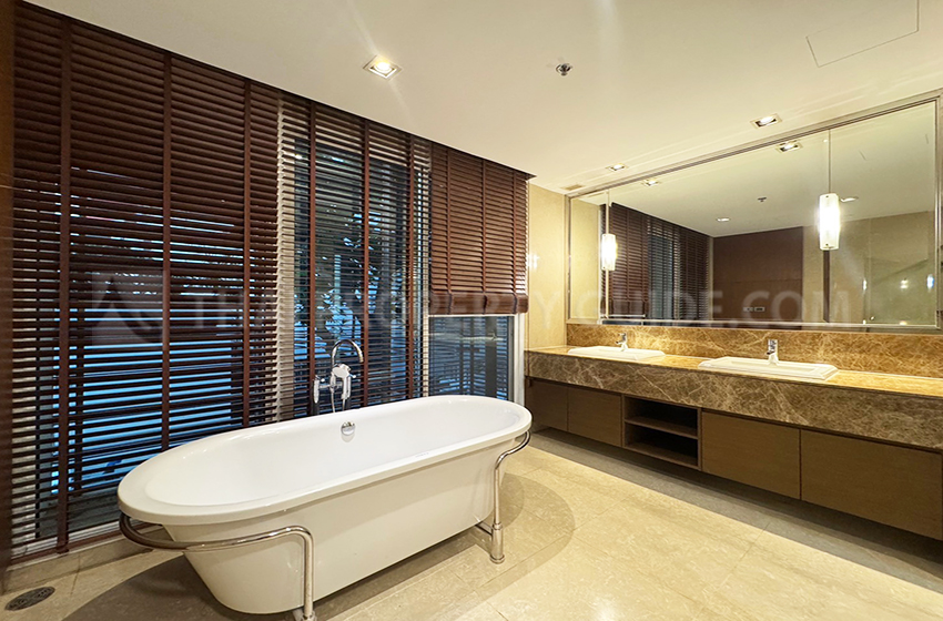 Condominium in Sukhumvit : Belgravia Residences 