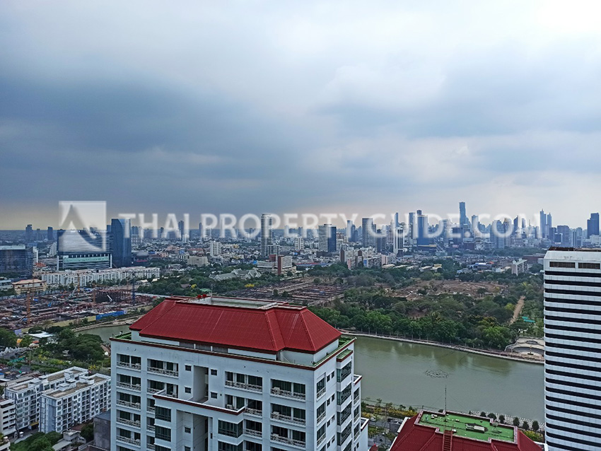 Condominium in Sukhumvit : Millennium Residence 