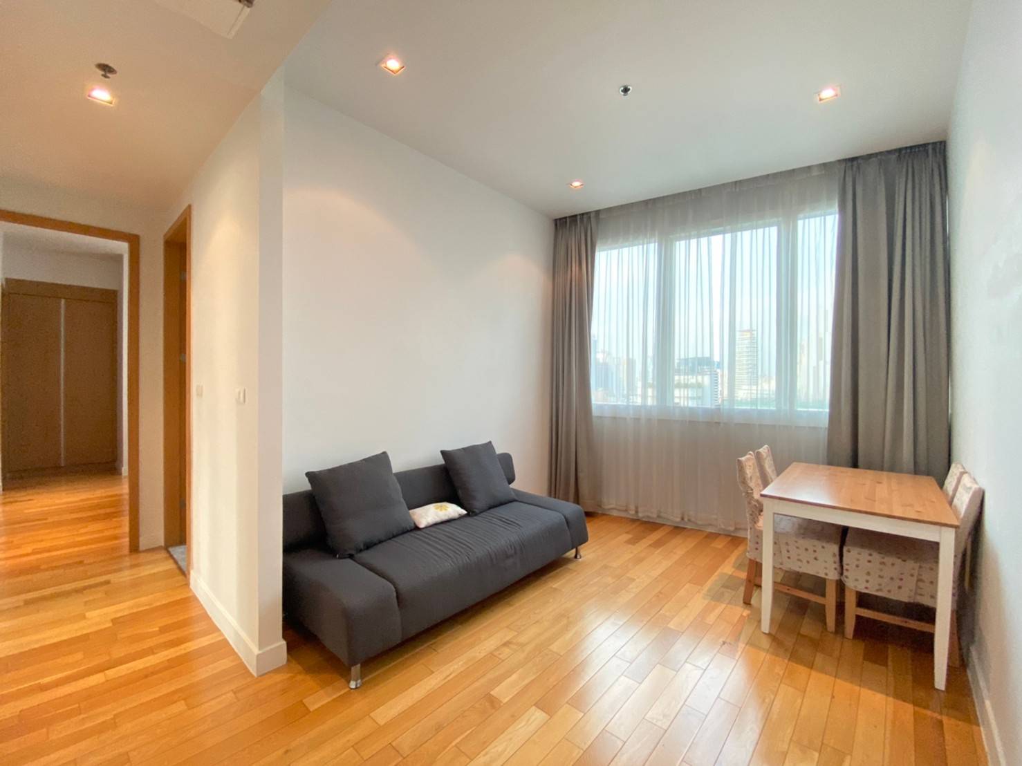 Condominium in Sukhumvit : Millennium Residence 