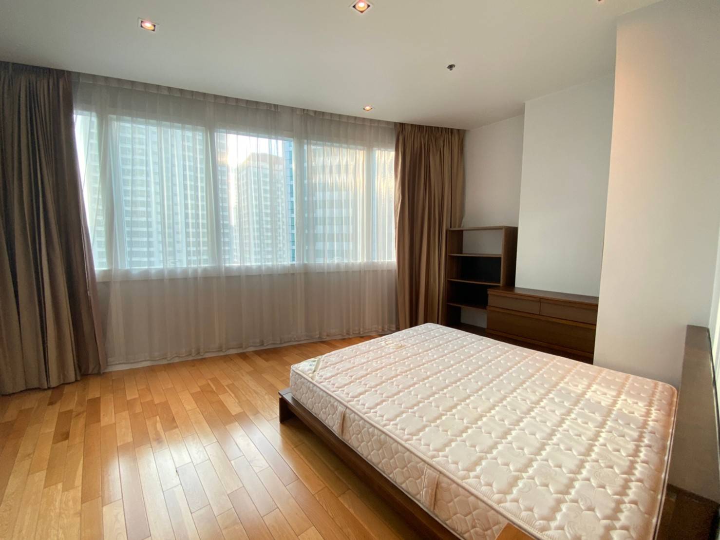 Condominium in Sukhumvit : Millennium Residence 