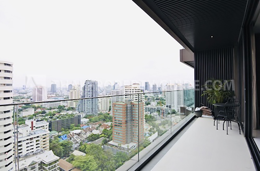Condominium in Sukhumvit : Vittorio Condominium at Sukhumvit 39 