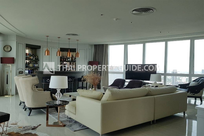 Condominium in Sukhumvit : Millennium Residence 