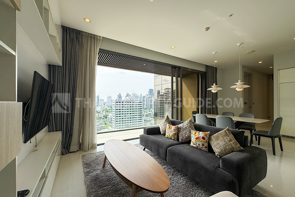 Condominium in Sukhumvit : Vittorio Condominium at Sukhumvit 39 