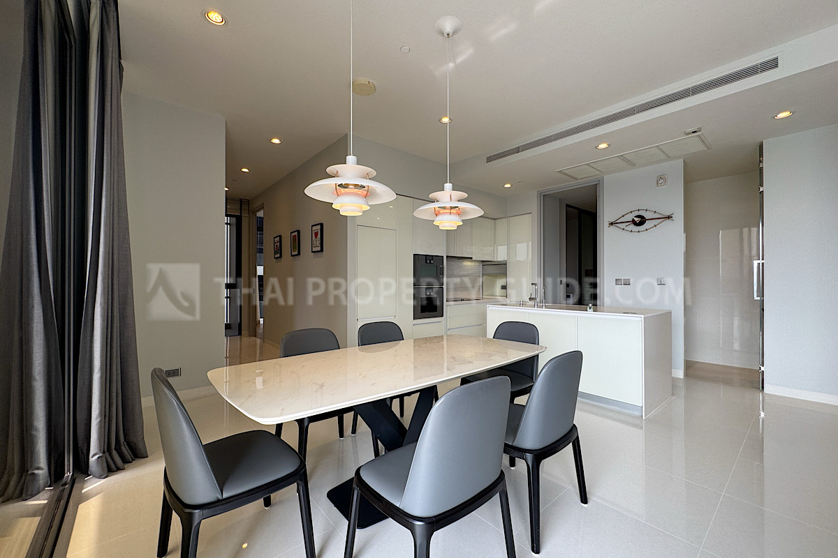 Condominium in Sukhumvit : Vittorio Condominium at Sukhumvit 39 