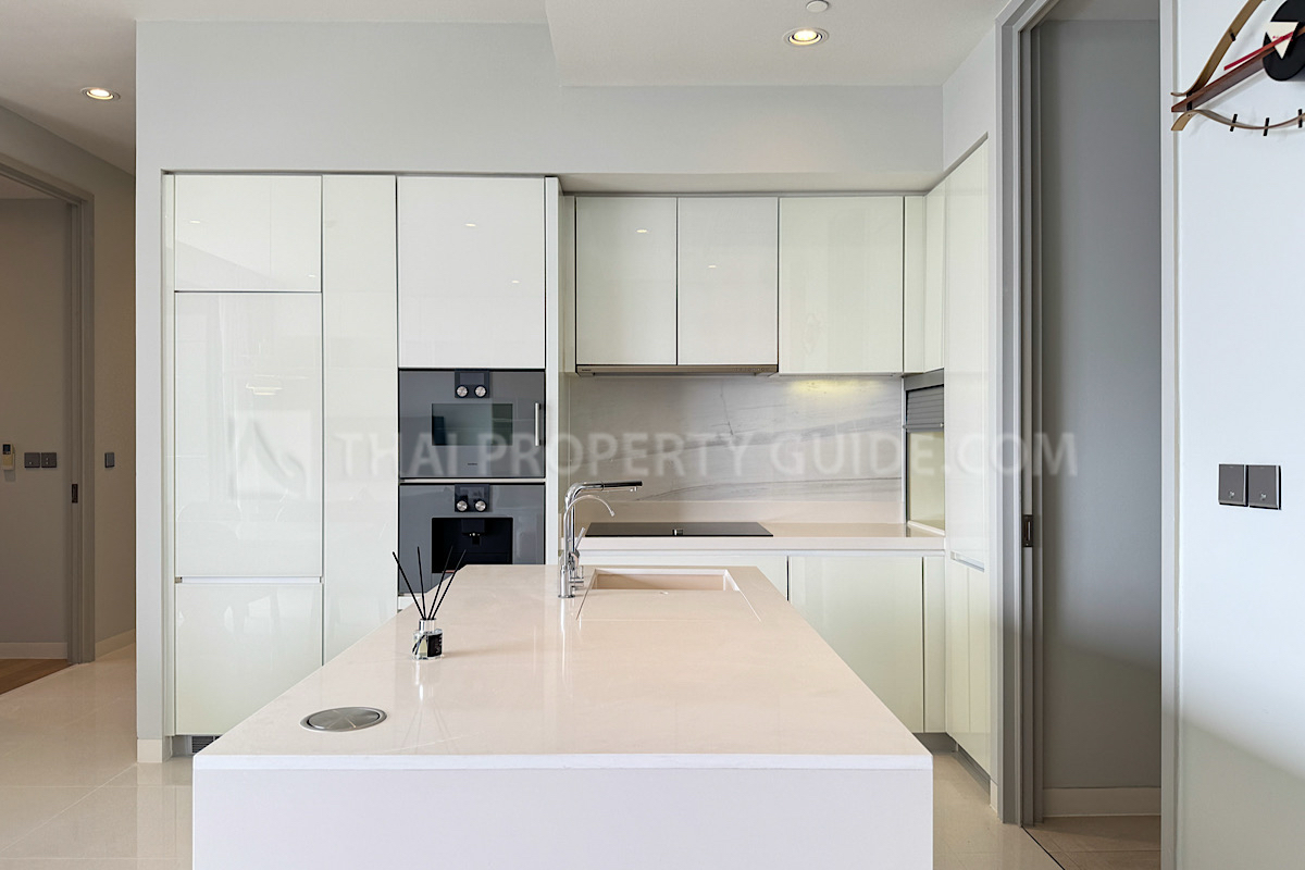 Condominium in Sukhumvit : Vittorio Condominium at Sukhumvit 39 