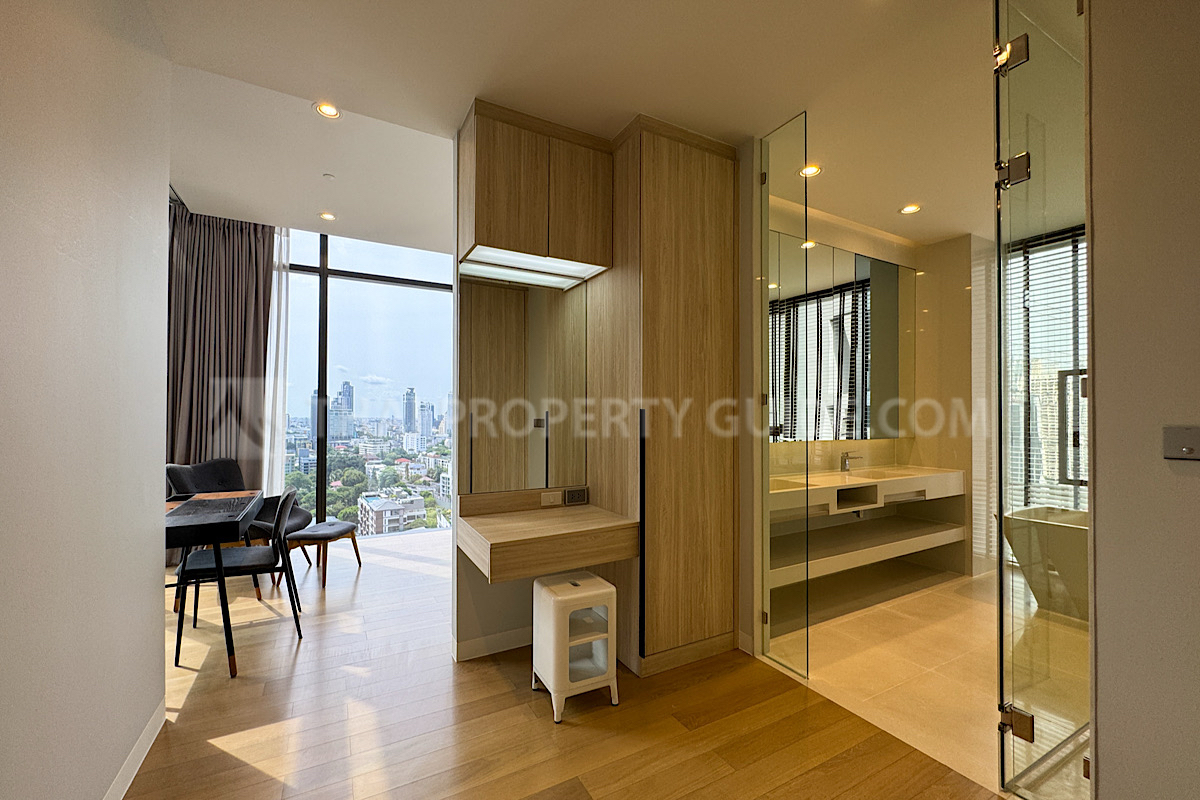 Condominium in Sukhumvit : Vittorio Condominium at Sukhumvit 39 