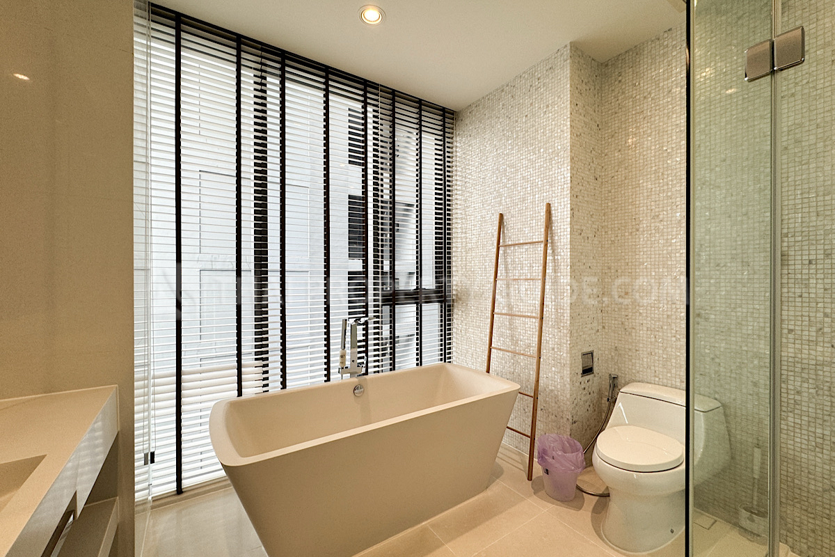 Condominium in Sukhumvit : Vittorio Condominium at Sukhumvit 39 