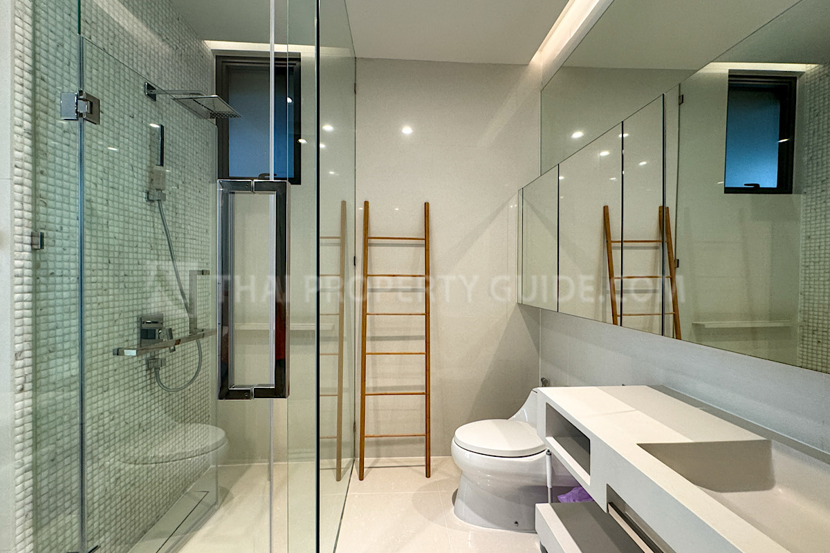 Condominium in Sukhumvit : Vittorio Condominium at Sukhumvit 39 
