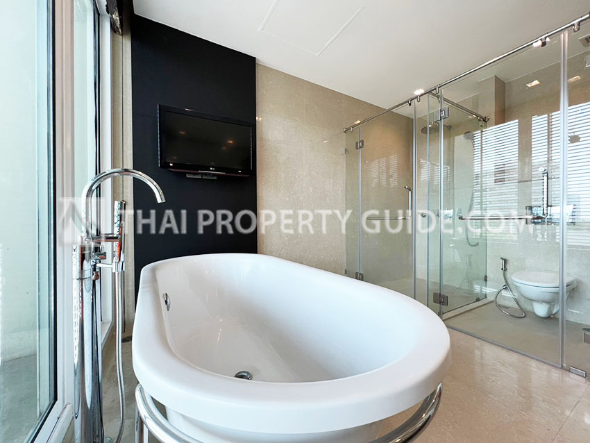 Condominium in Sukhumvit : Belgravia Residences 