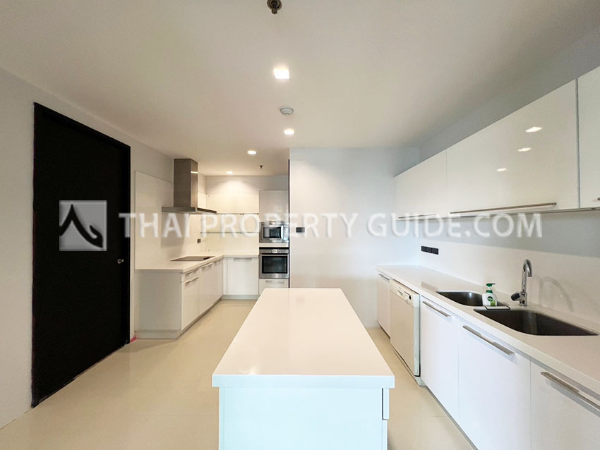 Condominium in Sukhumvit : Belgravia Residences 