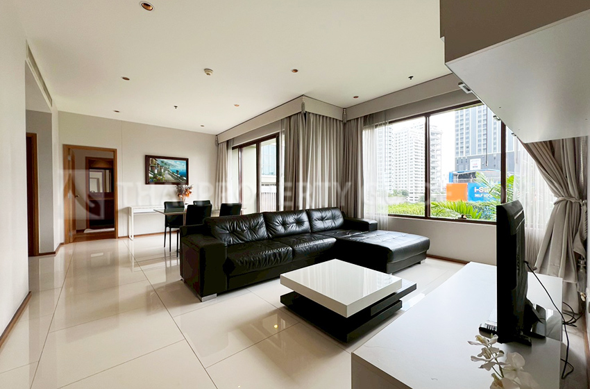 Condominium in Sukhumvit : The Emporio Place 