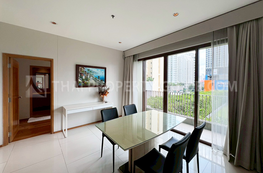 Condominium in Sukhumvit : The Emporio Place 