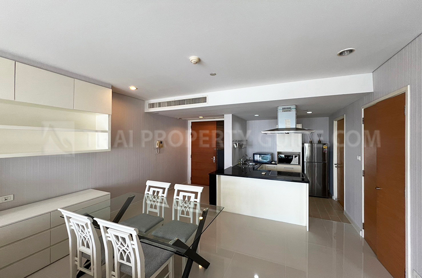 Condominium in Sukhumvit : FullerTon Condominium 