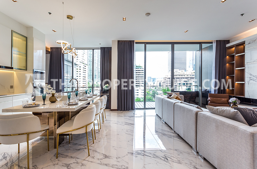 Condominium in Sukhumvit : Domus Condo Suk 16 