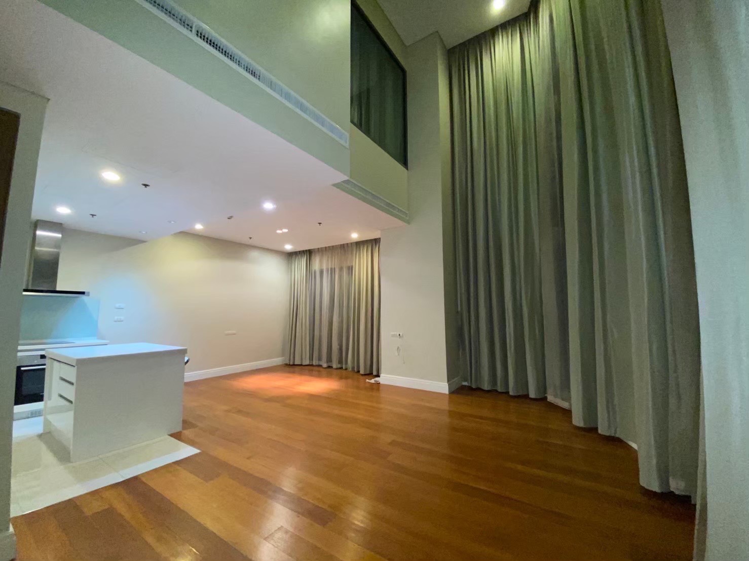 Condominium in Sukhumvit : Bright Sukhumvit 24 