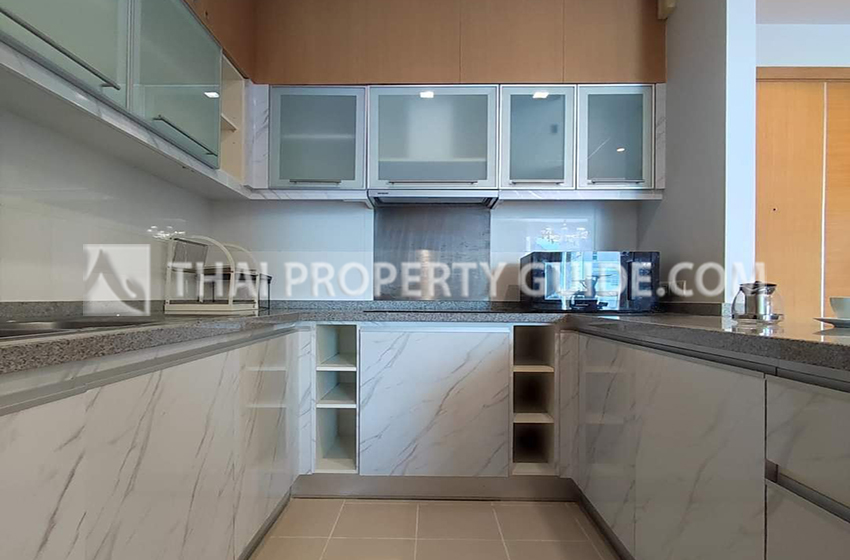 Condominium in Sukhumvit : Millennium Residence 