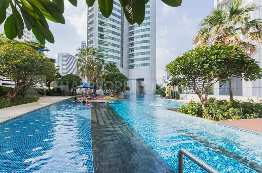 Condominium in Sukhumvit : Millennium Residence 