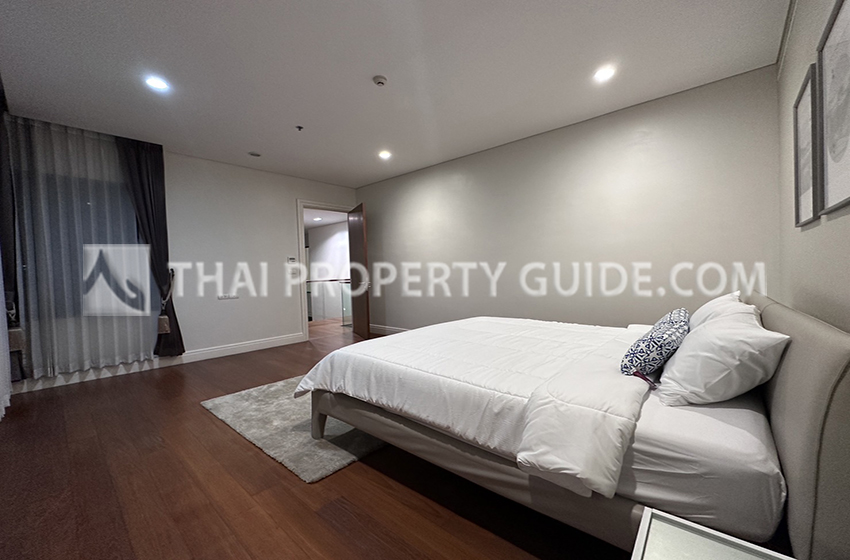 Condominium in Sukhumvit : Bright Sukhumvit 24 