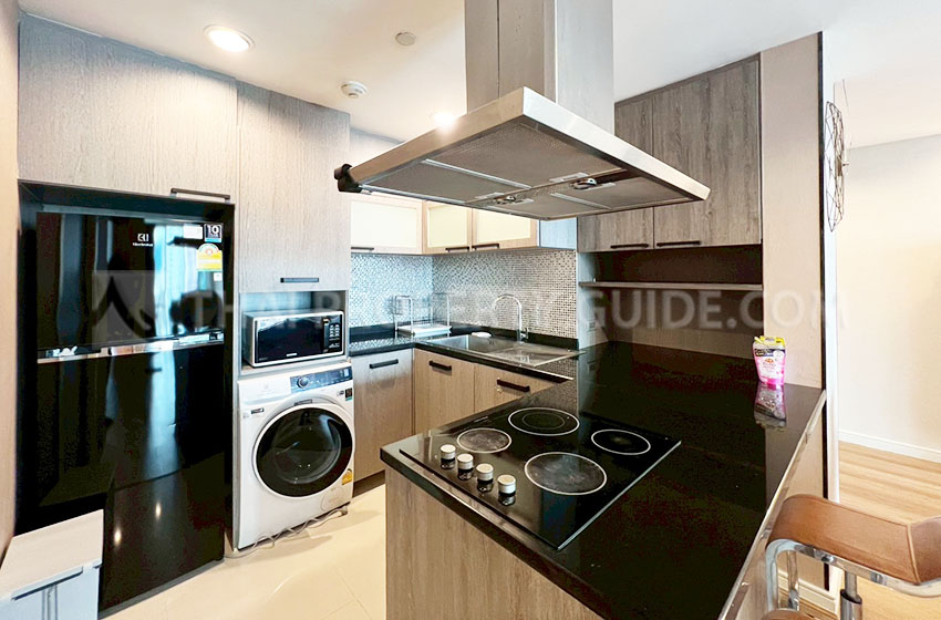 Condominium in Sukhumvit : FullerTon Condominium 