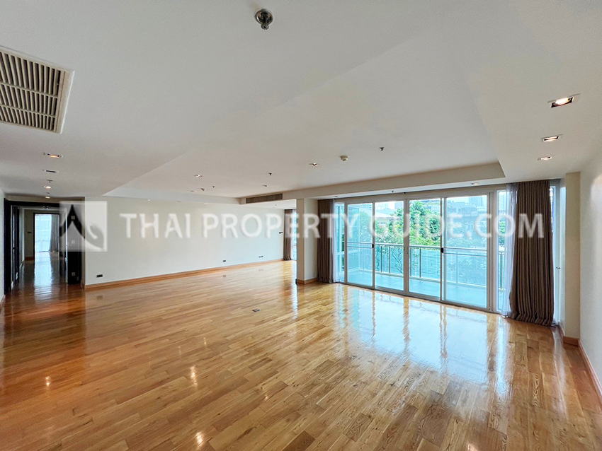 Condominium in Sukhumvit : Belgravia Residences 