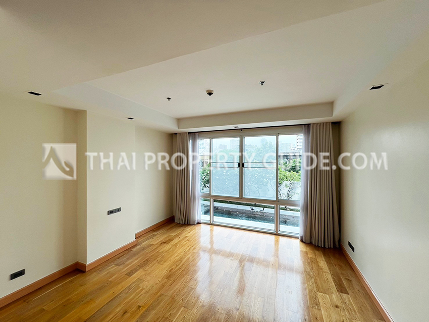 Condominium in Sukhumvit : Belgravia Residences 