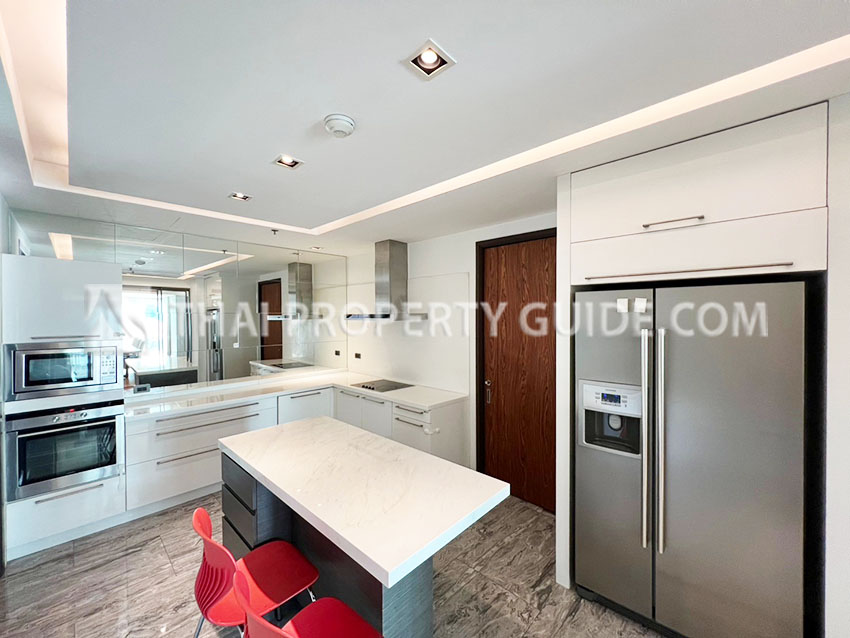 Condominium in Sukhumvit : Belgravia Residences 