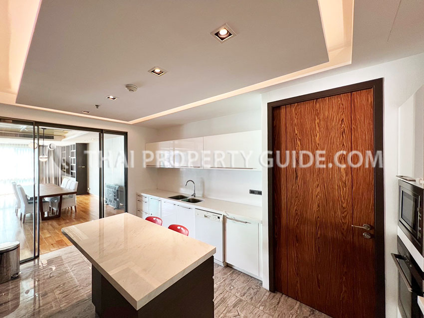 Condominium in Sukhumvit : Belgravia Residences 