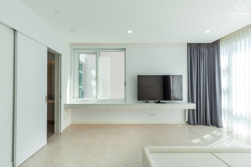 Condominium in Sukhumvit : FullerTon Condominium 