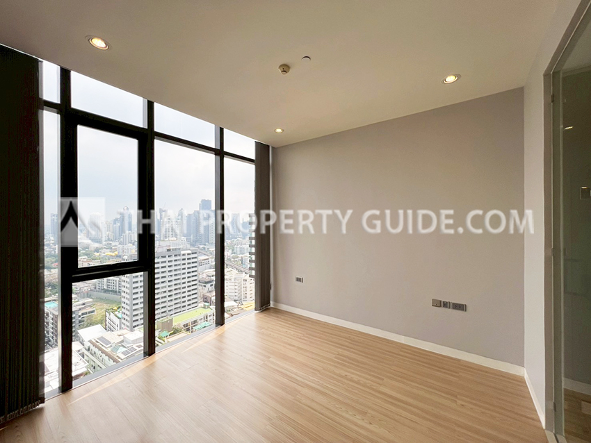 Condominium in Sukhumvit : Vittorio Condominium at Sukhumvit 39 