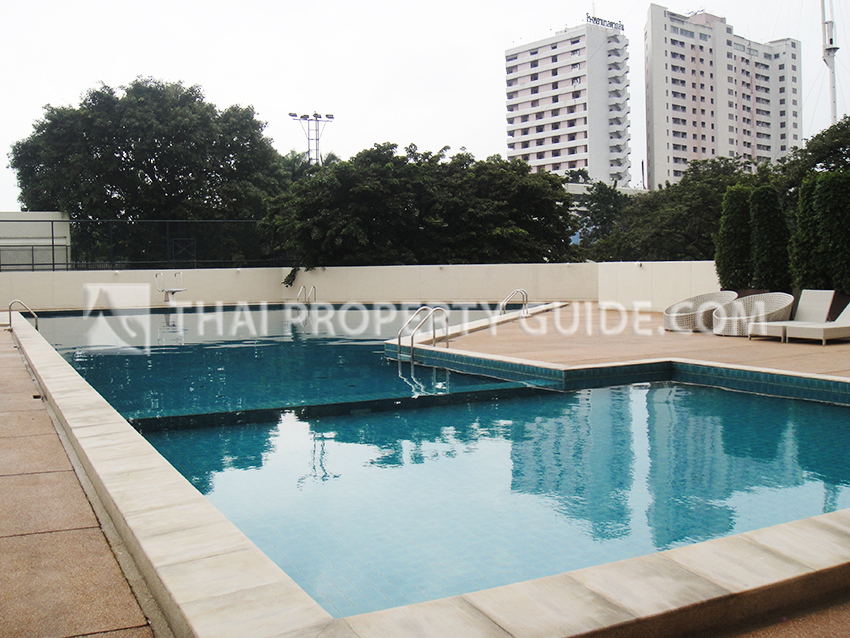 Condominium in Near United Nations 