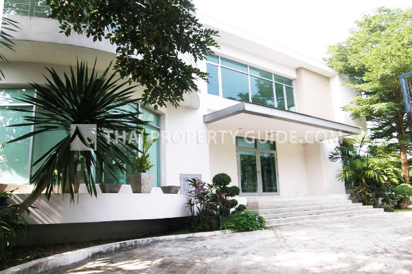 House in Bangnatrad 