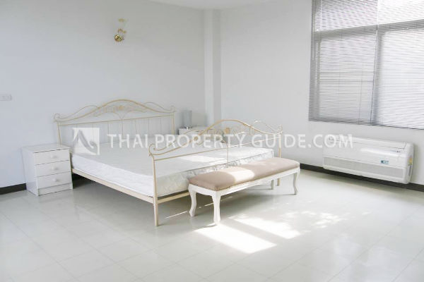 House in Bangnatrad 